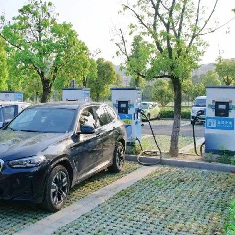 DC 60KW-200kW Fast EV Charger with External Solar Storage Integration, Maximizing Renewable Energy for Highways