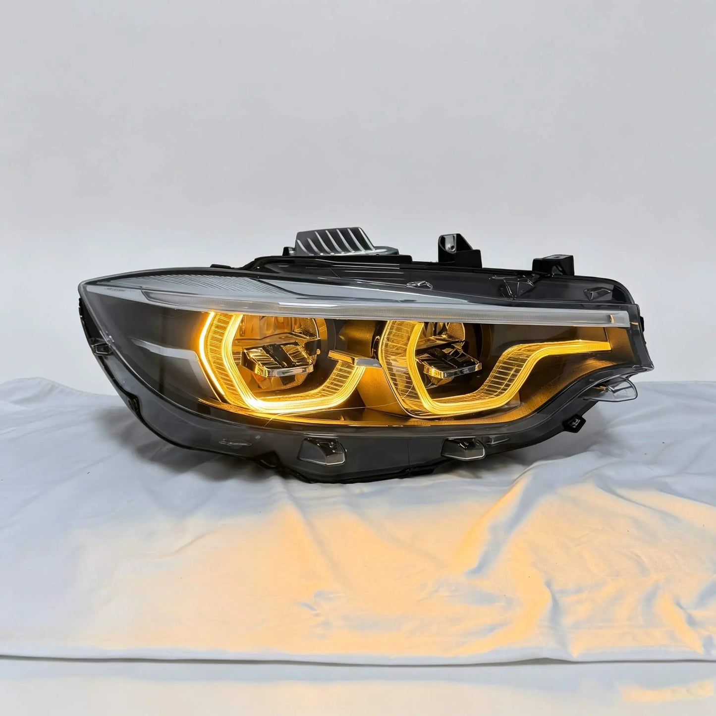 For BMW M3 M4 F80 F32 F36 F33 F82 RGBW DRL yellow red amber daytime running lights J ONE turn signal yellow light module