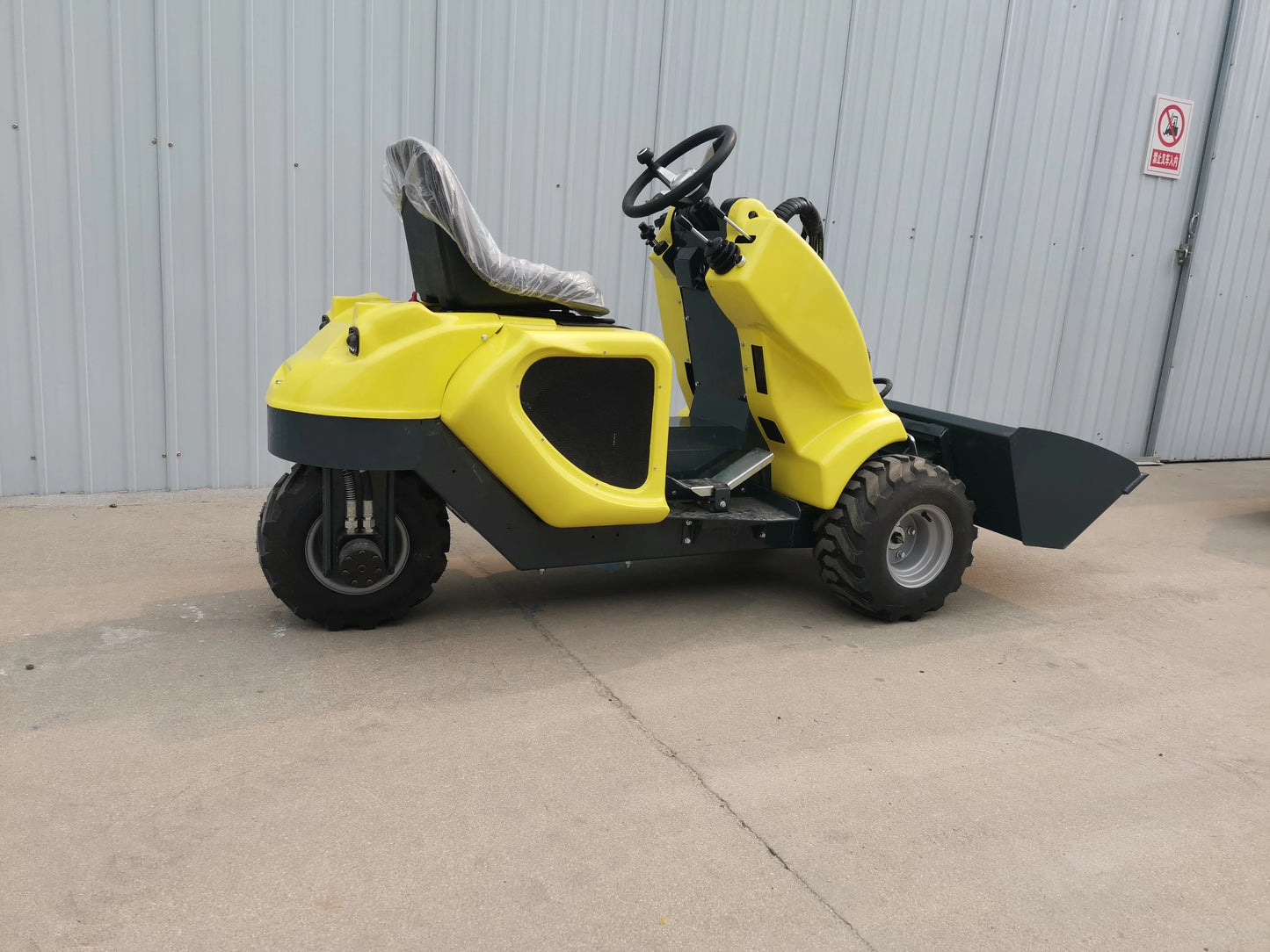 Factory price customization three wheeled small sliding loader wheel sliding loader construction site